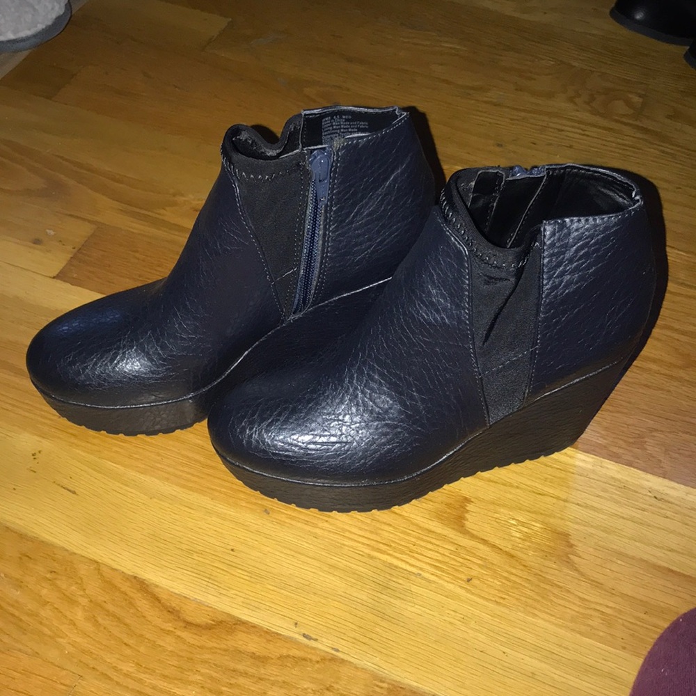 Simply Vera, Vera Wang booties